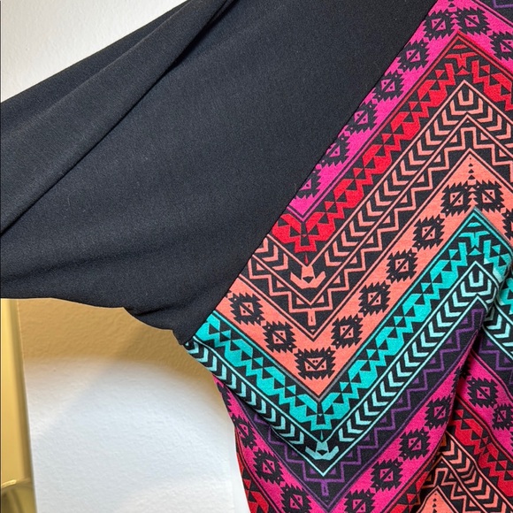 LuLaRoe Aztec Randy Tee - Picture 3 of 4